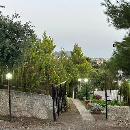 Alojamento de Acomodação e Pequeno-almoço Loren Praia a Mare