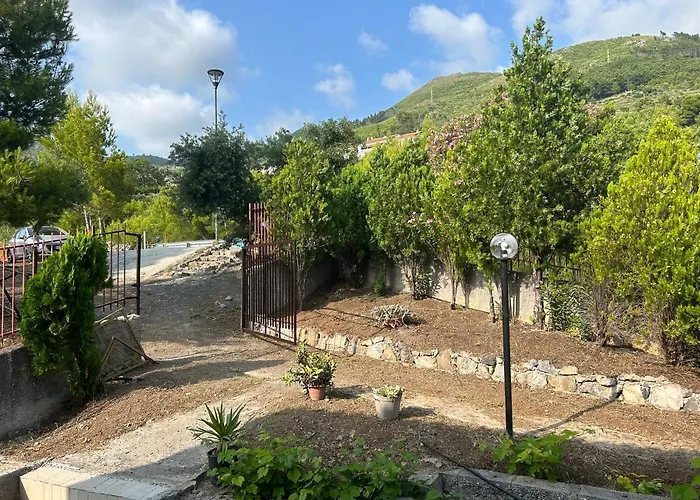 Loren Alojamento de Acomodação e Pequeno-almoço Praia a Mare